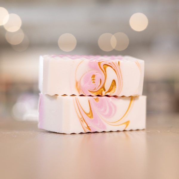 all-hail-the-queen-shea-butter-soap-buff-city-soap-2